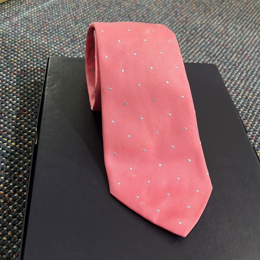 Lovely silk tie from charles tyrwhitt  Excellent condition